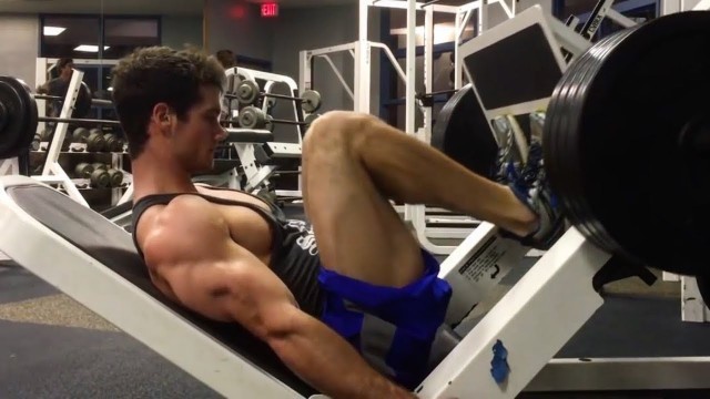 'Leg Day with Connor Murphy'