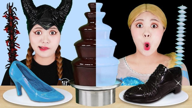 'Blue Food vs Black Food CHOCOLATE FONDUE CHALLENGE 하이유의 파란색 검정색 초콜릿 퐁듀 챌린지 | HIU 하이유'