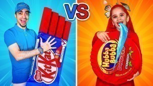 'Red Food VS Blue Food Challenge تحدي الأكل الأحمر ضد الأزرق'