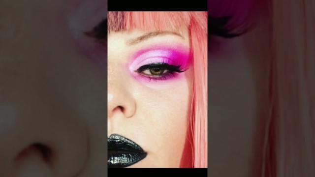 'Amateur Eyeshadow Looks on Hooded Eyes with Jeffree Star Cosmetics 