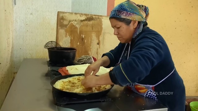 'Uzbekistan. Homemade Yufka. Delicious Uzbek National Food - Street Food Vlog'