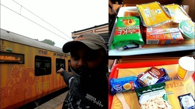 'Ahmedabad to Mumbai | IRCTC TEJAS EXPRESS | Super Premium train | Food Food and Food'