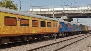 'Lucknow Tejas Express Full Speed  // Irctc Tejas Express Delhi To Lucknow // First Private Train 