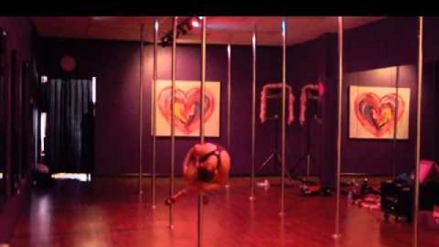 'Diva Doll Fitness - Sexy Intermediate Pole Routine'