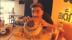 'BIGGEST BURGER IN THAILAND?? 