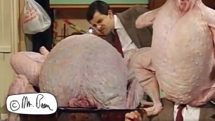 'Preparing For A THANKSGIVING Meal THE BEAN WAY | Mr Bean Funny Clips | Mr Bean Official'