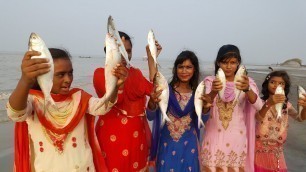 'Fishing & Cooking On Island | Catch Alive Hilsa/Elish Fish From Padma River | Prepared Picnic Food'