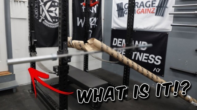 'Mystery Rogue Fitness Barbell Unboxing'