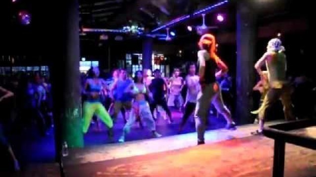 '(Psy-Gangnam Style) Zumba® Fitness Master class with ZES Carolina Arias in Seoul, Korea.wmv'