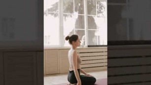 'popsugar fitness/video/a-woman-on-her-knees-doing-yoga-exercises-4536080/'