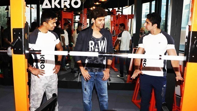 'Hrithik Roshan shares his workout routine and bodybuilding tips; Watch video | Boldsky'