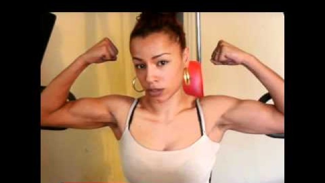 'Amazing Jenae Female Fitness Video Lat Pulldown 100% natural muscles no steroids'