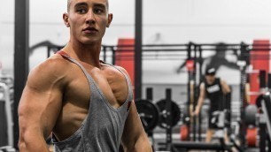 'Zac Perna trains Arms with Strong Liftwear - Visual pre workout'