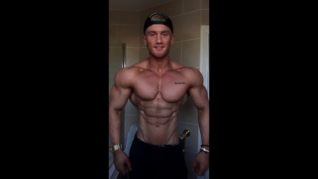 'Motivational Video Bodybuilding Gym Fitness Motivation by Zac Aynsley'