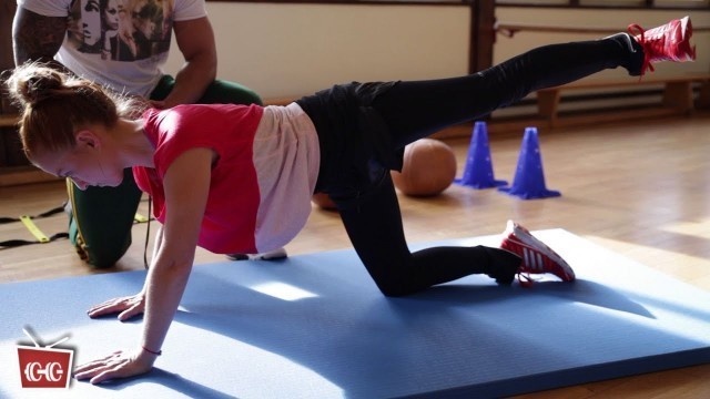 'Seitliches Beinheben - Frauen Fitness für Anfänger - Coach Seyit'