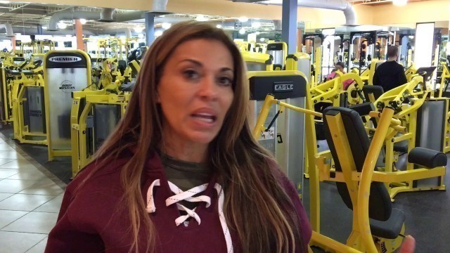 '\'Real Housewives\' star opens fitness center'