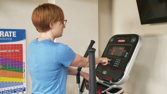 'Broadway Fitness Star Trac Cross Trainer with Renae'