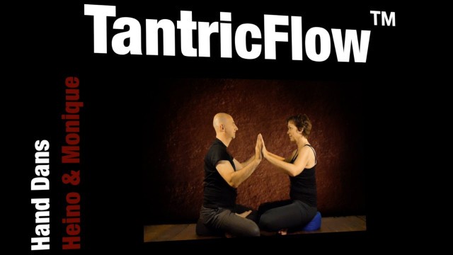 'www.TantricFLOW.nl  Dans Improvisatie (HandDans Zittend met en zonder blinddoek)  Heino Jansen'