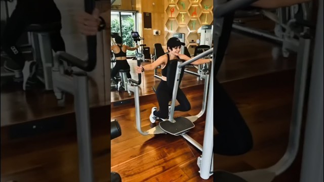 'Mandira Bedi\'s workout session 