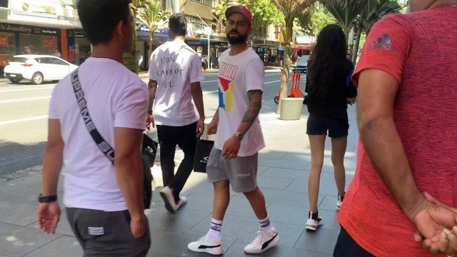 'Virat Kohli Shopping on Auckland Streets!'