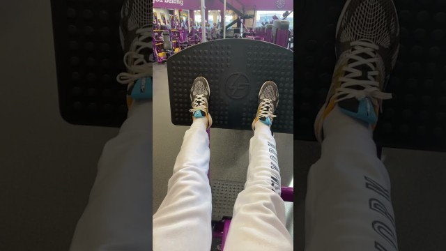 'Planet fitness￼ Seating leg press'