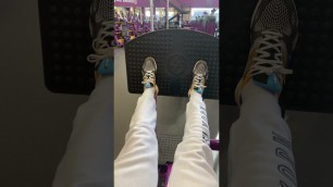 'Planet fitness￼ Seating leg press'