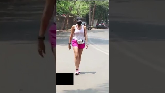 'Mandira Bedi Unbelievable Manly Muscles While Jogging On Streets Of Bandra!!'