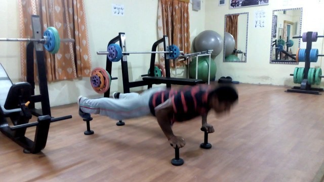 'SS@A*boy #Fitness addict ,how balancing pushups'