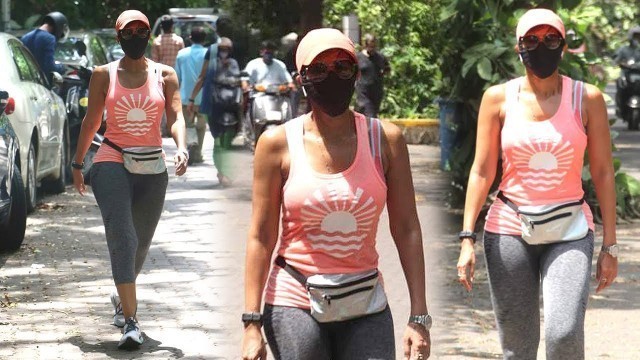 'Mandira Bedi Amazing Figure Transformation In Gym Outfit As She Snapped at Bandra'