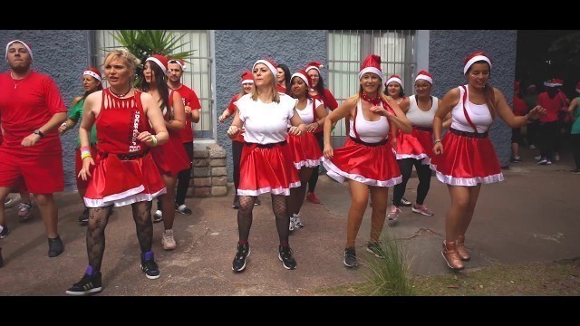 'ESTA NAVIDAD ZUMBA FITNESS ADDICT'