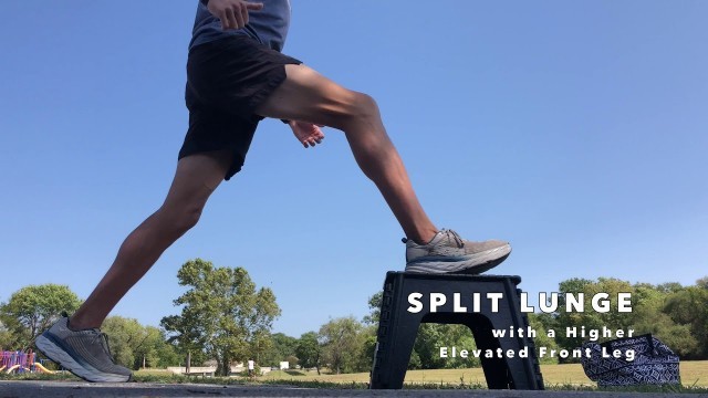 'Resilience Exercise \"SPLIT LUNGE\" Demonstration and Explanation'