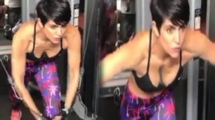 'Mandira Bedi SAGGY B00BS Drooling Down | Workout Video 2017'