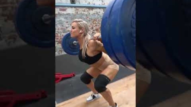 'Super Girl Lifts Weight At Gym  - Health & Fitness #Shorts'